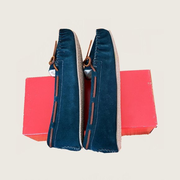 Minnetonka Kayla Moccasins NWT - Picture 6 of 10